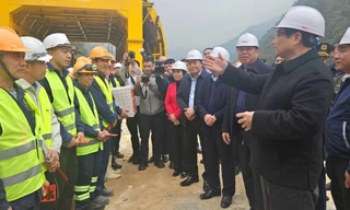 Thủ tướng thăm, kiểm tra dự án cao tốc Đồng Đăng- Lạng Sơn (ảnh: V.K)