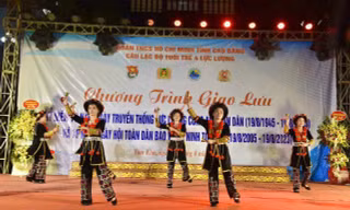 Sôi nổi ngày hội tại Cao Bằng. Ảnh: Duy Chiến 
