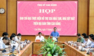 Tỉnh Cao Bằng họp bàn xóa nghèo, nhà dột nát. Ảnh: D.H