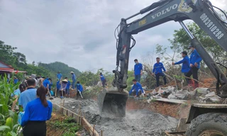 Xây dựng đường liên thôn, liên xã. Ảnh: Duy Chiến 