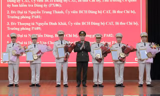 13 đại tá, thượng tá Công an tỉnh Lạng Sơn nghỉ hưu trước tuổi