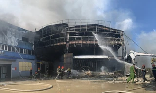 Vụ cháy gây thiệt hại nặng nề về tài sản.