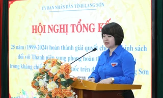 Chị Lê Thùy Dung, Phó bí thư Tỉnh Đoàn Lạng Sơn tham luận tại hội nghị. Ảnh: Duy Chiến 