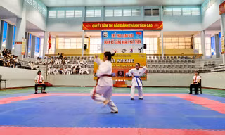 Sôi nổi thi đấu. (ảnh: Duy Chiến)