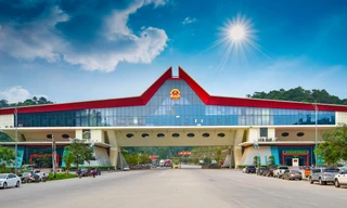 Cửa khẩu quốc tế Hữu Nghị. 