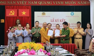 Công an tỉnh và Giáo hội Phật giáo tỉnh Lạng Sơn ký kết hợp tác. Ảnh: Duy Chiến 