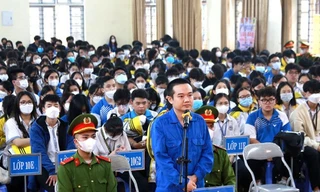 Hàng trăm học sinh dự phiên tòa .Ảnh: TL