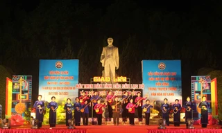 Giao lưu các Câu lạc bộ hát Then, đàn tính. Ảnh: Duy Chiến 