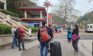 Lượng người xuất cảnh qua cửa khẩu Hữu Nghị giảm một nửa so với ngày 8/1 -Ảnh: Duy Chiến 