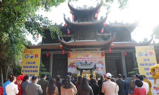 Dòng người ngược lên Lạng Sơn du xuân 