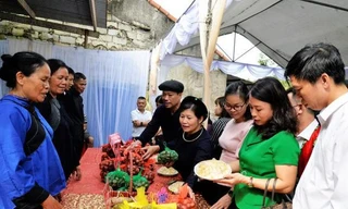 Sản phẩm riêng có ở xứ Lạng được giới thiệu, quảng bá làm cho du khách thập phương thích thú -Ảnh: TL