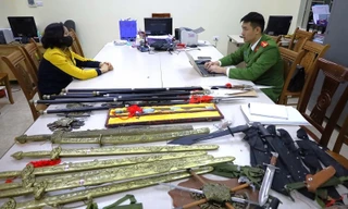 Đối tượng cùng tang vật. 