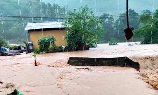 Mưa lũ làm cô lập nhiều địa bàn ở huyện Bắc Sơn.