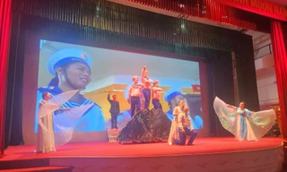 Hào hứng tham gia hội thi tuyên truyền Phẩm chất "Bộ đội Cụ Hồ". Ảnh: Duy Chiến 