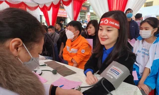 Rực rỡ sắc đỏ ngày hội hiến máu ở xứ Lạng