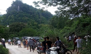 Lực lượng chức năng Lạng Sơn tiến hành khám nghiệm hiện trường, điều tra, xử lý vụ việc. - Ảnh: Duy Chiến 