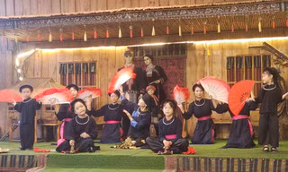 Lên xứ Lạng thưởng thức đặc sản, nghe hát then