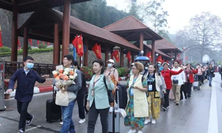 Lần đầu tiên du lịch 2 ngày 1 đêm bằng giấy thông hành biên giới Việt - Trung