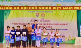 Liên hoan Phụ trách Sao giỏi - Sao nhi đồng chăm ngoan trên quê hương anh Kim Đồng