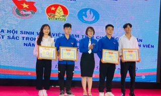 Lạng Sơn khen thưởng nhiều sinh viên 5 tốt, đạt thành tích cao