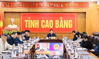 Điểm cầu tỉnh Cao bằng tham gia họp trực tuyến.