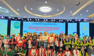 Hào hứng tham gia chương trình truyền thông phòng chống xâm hại trẻ em. Ảnh: Duy Chiến 