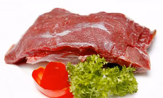 Về cảm quan thịt đà điểu nhìn gần giống thịt bò. Ảnh minh hoạ: Internet