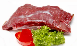 Về cảm quan thịt đà điểu nhìn gần giống thịt bò. Ảnh minh hoạ: Internet