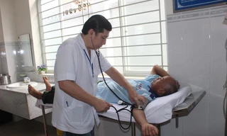 Không có chuyện khống chế bình quân lượt khám bệnh và đơn thuốc cho y tế xã. Ảnh minh hoạ: Internet