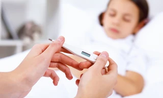 Trẻ hay ốm vặt có thể đã bị mắc bệnh suy giảm miễn dịch. Ảnh minh hoạ: Internet