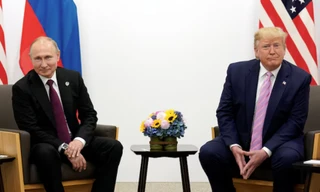 Tổng thống Nga Vladimir Putin và cựu Tổng thống Mỹ Donald Trump trong dịp gặp ở Nhật Bản năm 2019. (Ảnh: Reuters)