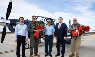 Việt Nam tiếp nhận 5 máy bay huấn luyện T-6C từ Mỹ