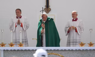 Giáo hoàng Francis chủ trì thánh lễ ở thành phố Trieste ngày 7/7. (Ảnh: Reuters)