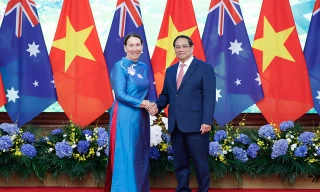 Thủ tướng Phạm Minh Chính đã tiếp Chủ tịch Thượng viện Úc Sue Lines. (Ảnh: VGP)