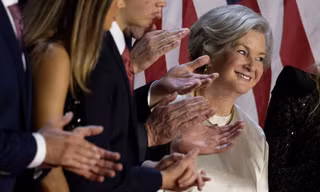 Ông Trump lựa chọn nhân sự đầu tiên cho chính quyền mới