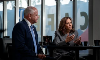 Ứng viên tổng thống đảng Dân chủ Kamala Harris và bạn đồng tranh cử Tim Walz trong cuộc trả lời phỏng vấn CNN ngày 29/8. (Ảnh: CNN)