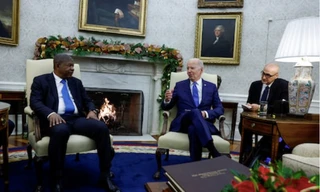  Tổng thống Mỹ Joe Biden tiếp Tổng thống Angola Joao Manuel Goncalves Lourenco tại Phòng Bầu dục của Nhà Trắng tháng 11/2023. (Ảnh: Reuters)