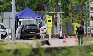 Khu vực hiện trường vụ tấn công xe chở tù nhân. (Ảnh: CNN)