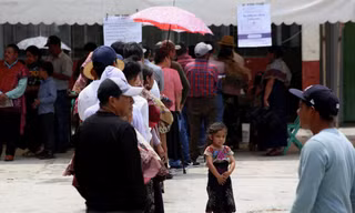 Cử tri Mexico đi bỏ phiếu ngày 2/6. (Ảnh: Reuters)