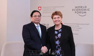 Thủ tướng Phạm Minh Chính hội kiến Tổng thống Thụy Sỹ Viola Amherd. (Ảnh: TTXVN)