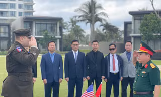Lễ bàn giao hài cốt quân nhân Mỹ ngày 5/12. (Ảnh: ĐSQ Mỹ)