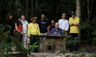 Tổng thống Biden ký tuyên bố chọn ngày 17/10 là “Ngày Bảo tồn quốc tế” trong rừng Amazon. (Ảnh: Reuters)