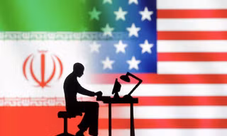 Tình báo Mỹ cáo buộc Iran tấn công mạng nhằm vào bà Harris và ông Trump