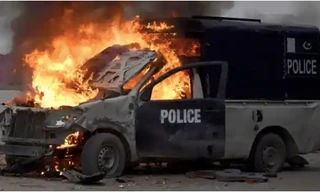 Đoàn xe chở các nhà ngoại giao của hàng chục nước bị đánh bom ở Pakistan