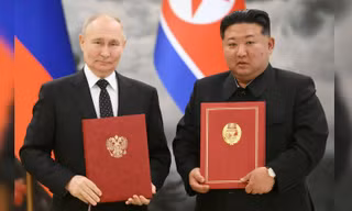 Nga và Triều Tiên vừa ký hiệp ước quân sự nhân chuyến thăm của Tổng thống Putin. (Ảnh: Reuters)
