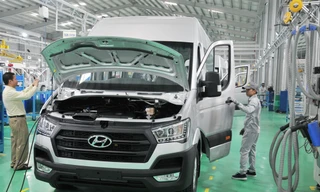 Công nhân lắp ráp ô tô tại nhà máy ở Quảng Nam của THACO. Ảnh: Tuấn Nguyễn