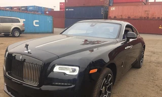 Xe Rolls-Royce Wraith Black Badge được khui công ở cảng Đình Vũ ngày 2/2