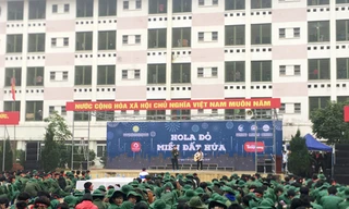 Gần 1.000 sinh viên hiến máu