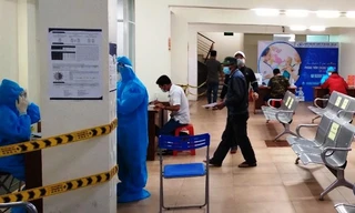 CDC Gia Lai test nhanh COVID-19 cho người dân