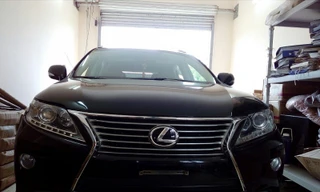 Một chiếc xe Lexus tang vật không rõ nguồn gốc bị Đội Kiểm soát Hải quan Nghệ An bắt giữ